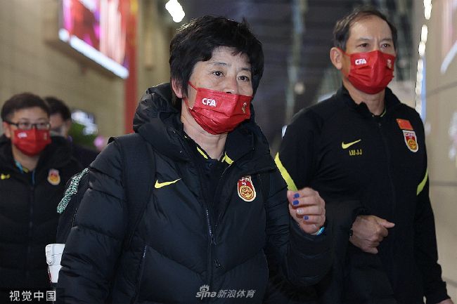 chinese国产惩罚打屁股女